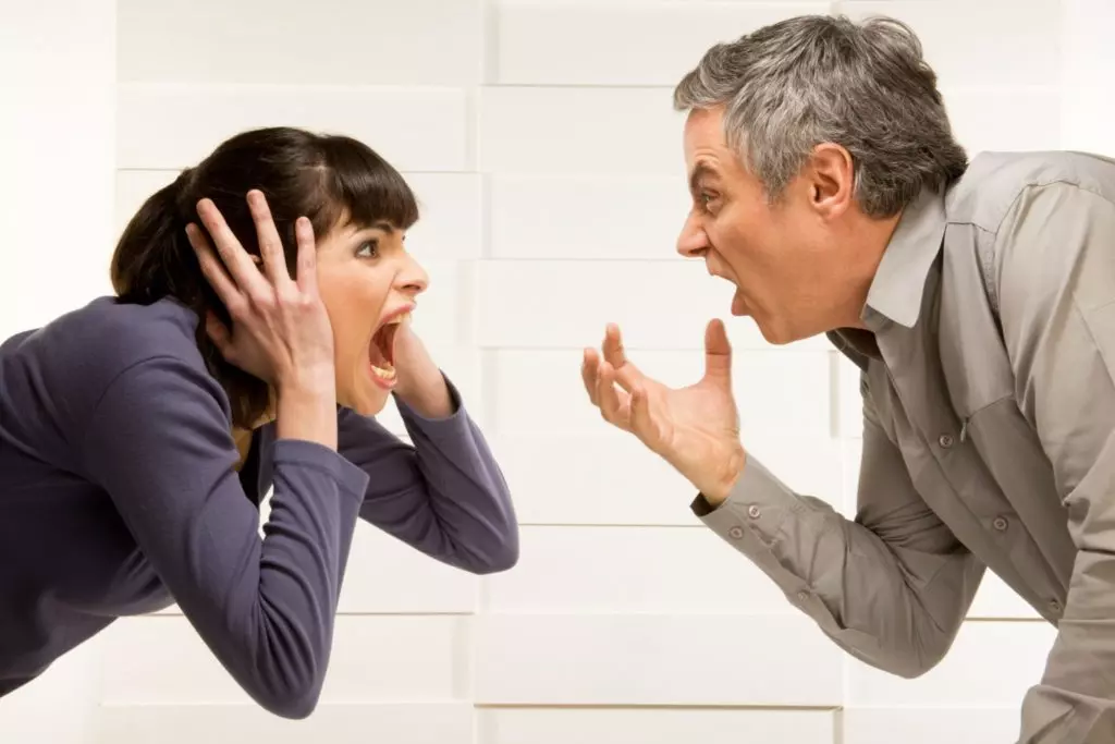 Как научиться совладать с агрессией в конфликтных отношениях?